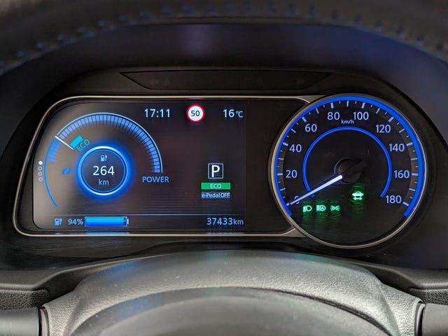 2021 NISSAN LEAF - 18
