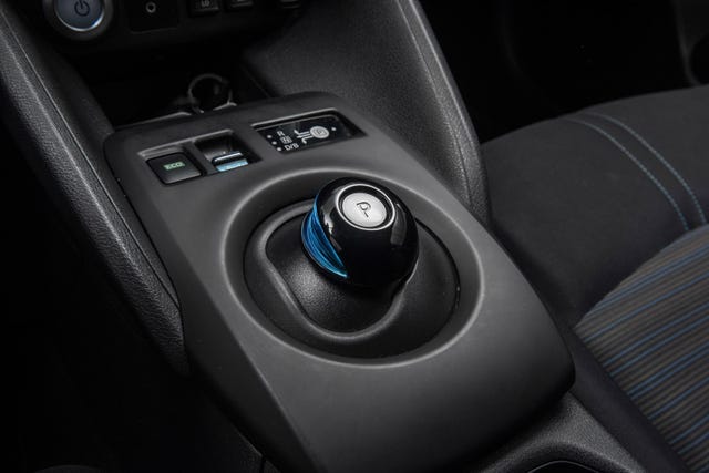 2021 NISSAN LEAF - 11