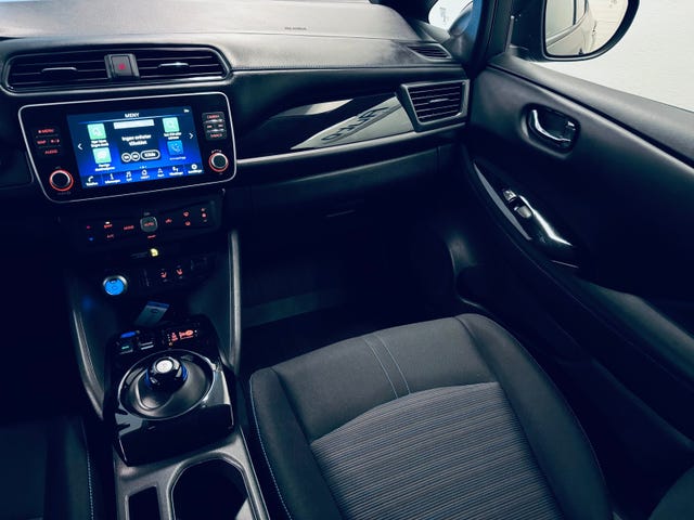 2021 NISSAN LEAF - 8