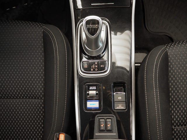 2020 MITSUBISHI OUTLANDER - 14
