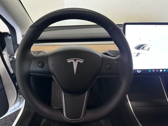 2019 TESLA MODEL 3 - 26