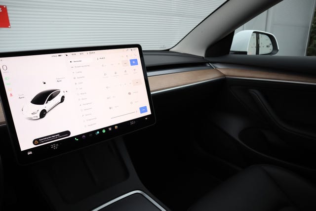 2021 TESLA MODEL 3 - 21