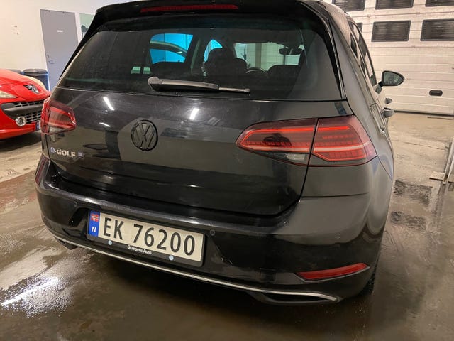 WVWZZZAUZJW910593 2018 VOLKSWAGEN GOLF-3