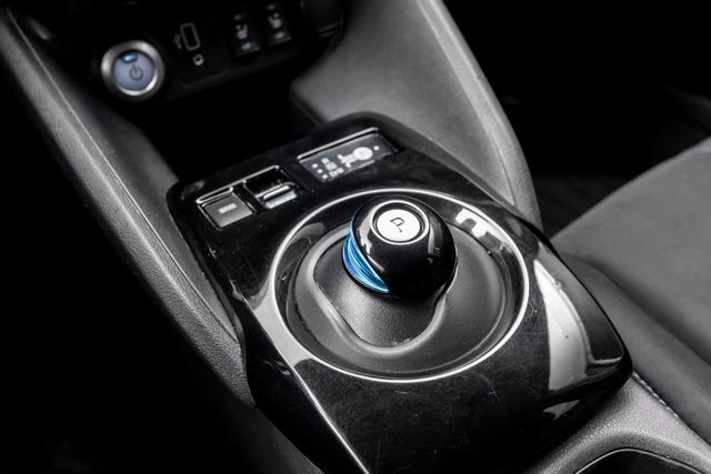 2020 NISSAN LEAF - 25