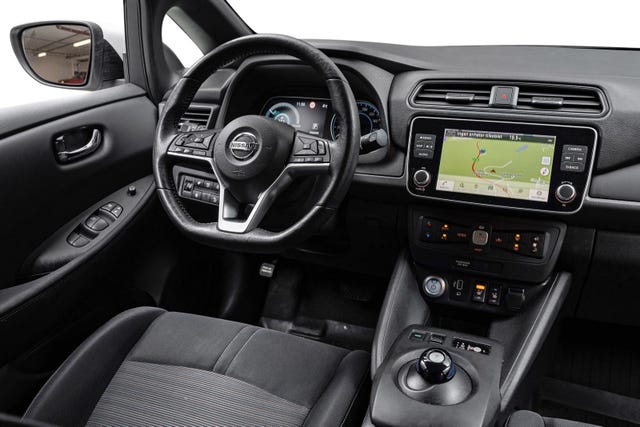 2021 NISSAN LEAF - 24