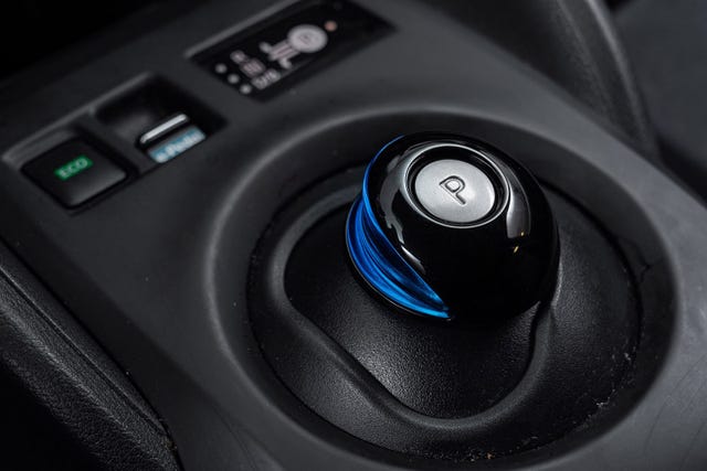 2021 NISSAN LEAF - 16