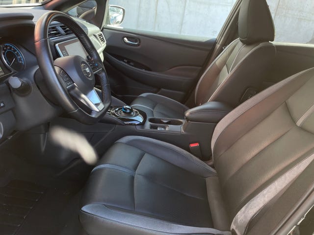 2020 NISSAN LEAF - 10