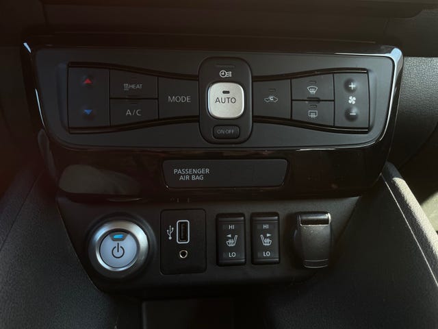 2020 NISSAN LEAF - 12