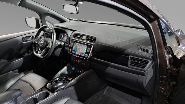 2021 NISSAN LEAF - 21