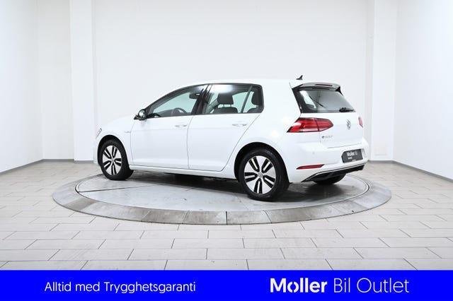 WVWZZZAUZJW906482 2018 VOLKSWAGEN GOLF-4