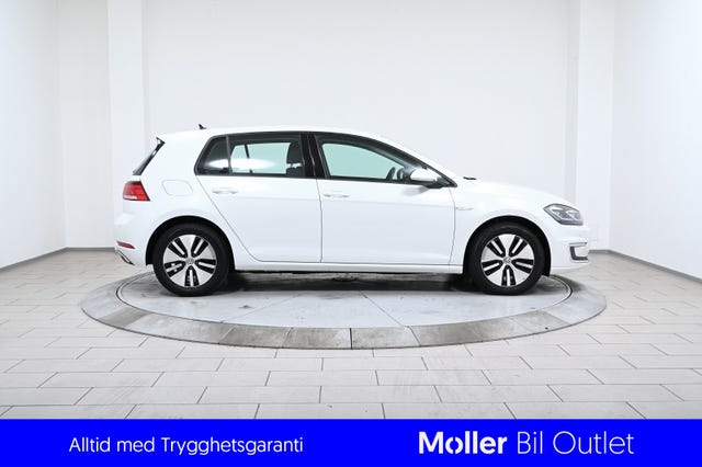 WVWZZZAUZJW906482 2018 VOLKSWAGEN GOLF-1