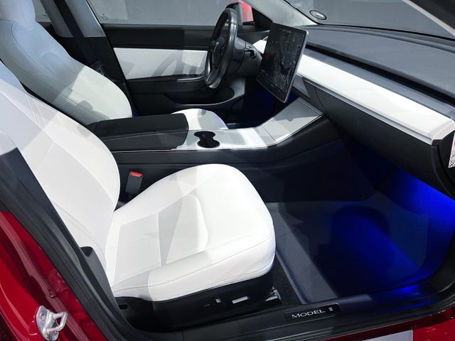 2019 TESLA MODEL 3 - 24