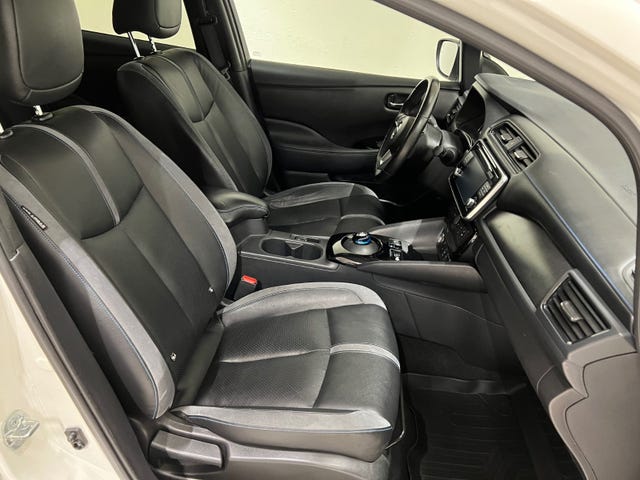 2018 NISSAN LEAF - 24