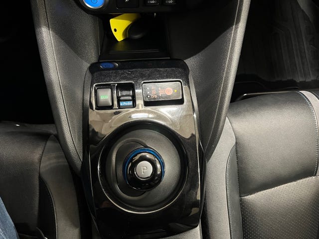 2018 NISSAN LEAF - 38