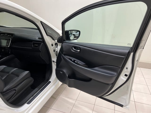 2018 NISSAN LEAF - 21