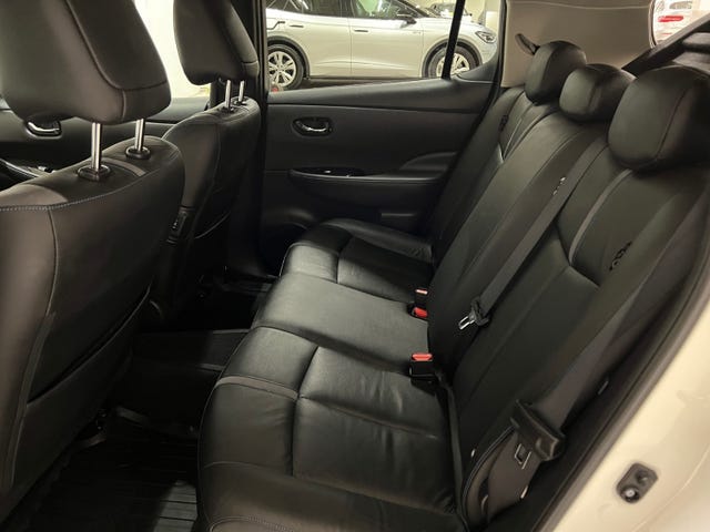 2018 NISSAN LEAF - 26