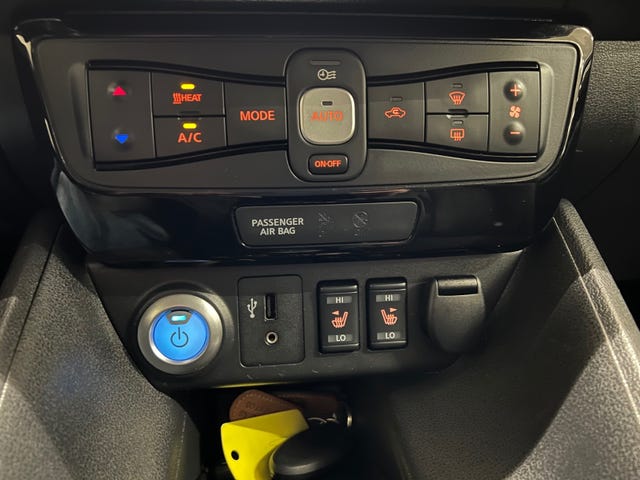 2018 NISSAN LEAF - 34
