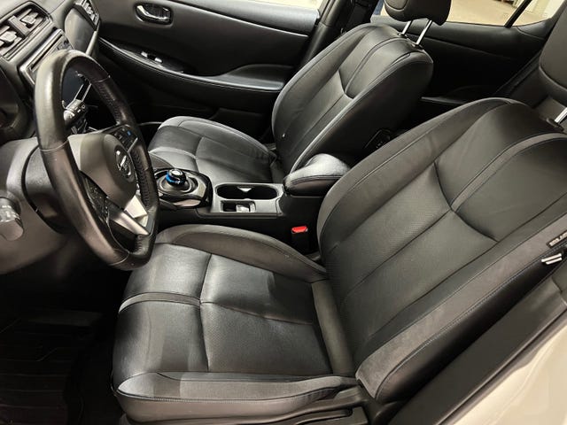 2018 NISSAN LEAF - 29