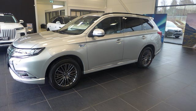 JMBXDGG3WLZ023223 2020 MITSUBISHI OUTLANDER-2