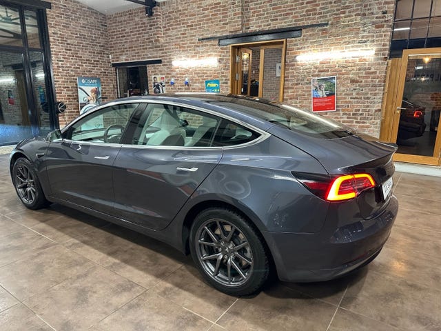 2019 TESLA MODEL 3 - 8