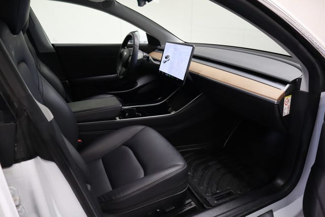 2019 TESLA MODEL 3 - 16