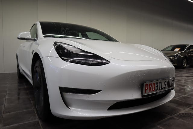 2019 TESLA MODEL 3 - 11
