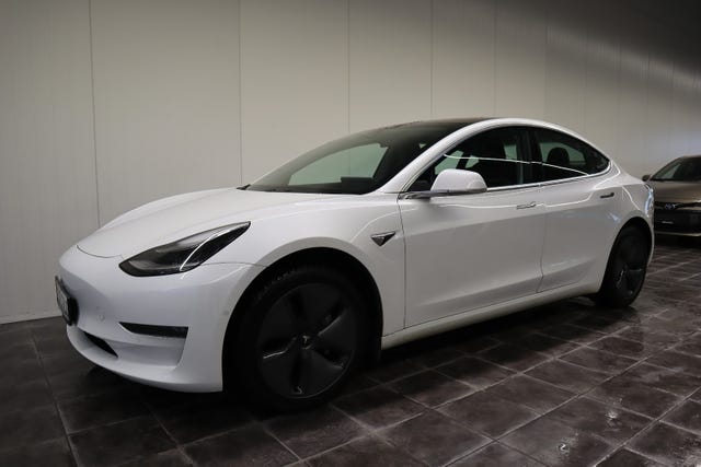 2019 TESLA MODEL 3 - 8
