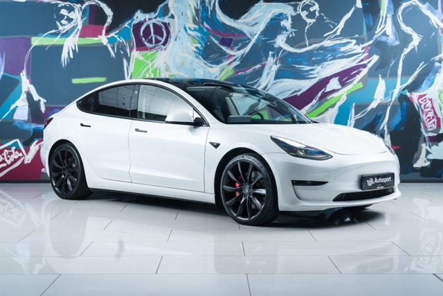 5YJ3E7EC1MF830049 2021 TESLA MODEL 3-2