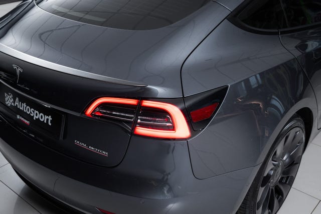 2021 TESLA MODEL 3 - 40