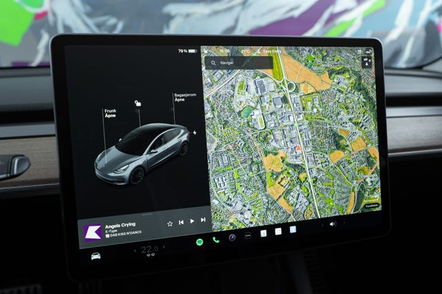 2021 TESLA MODEL 3 - 24