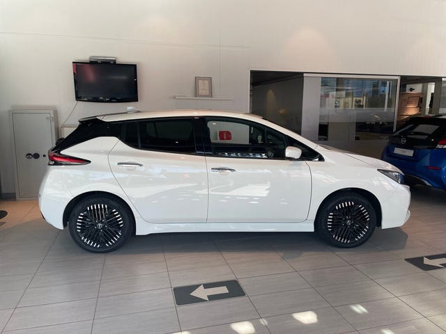 SJNFAAZE1U0165728 2022 NISSAN LEAF-2