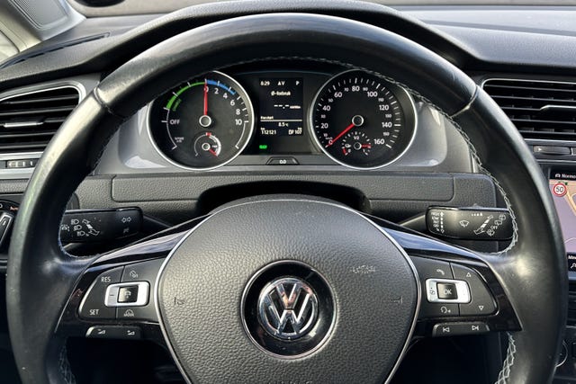 2015 VOLKSWAGEN GOLF - 17