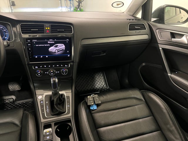 2018 VOLKSWAGEN GOLF - 23
