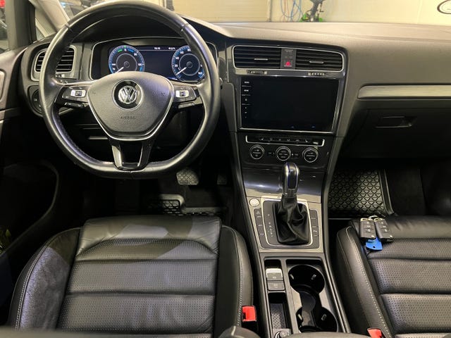 2018 VOLKSWAGEN GOLF - 20
