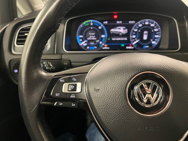 2018 VOLKSWAGEN GOLF - 25