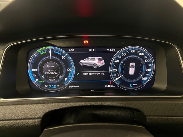 2018 VOLKSWAGEN GOLF - 27