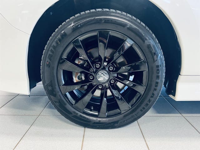 2018 NISSAN LEAF - 11