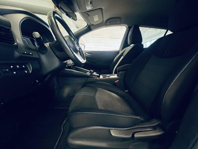 2018 NISSAN LEAF - 16