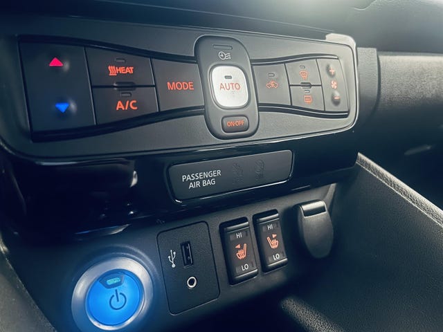2018 NISSAN LEAF - 29