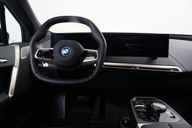 2022 BMW IX M60 - 13
