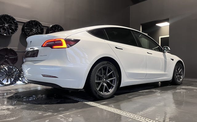 2021 TESLA MODEL 3 - 10