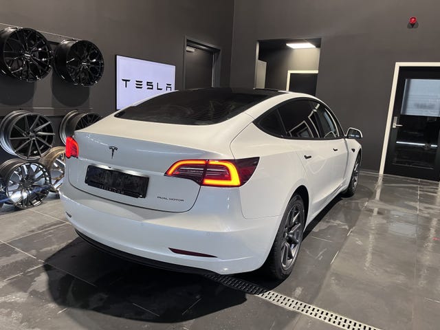 2021 TESLA MODEL 3 - 11