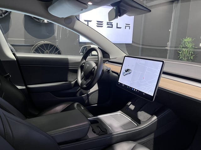 2021 TESLA MODEL 3 - 23