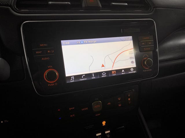 2018 NISSAN LEAF - 11