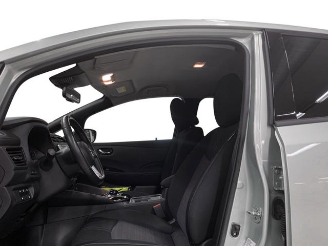 SJNFAAZE1U0011684 2018 NISSAN LEAF-5