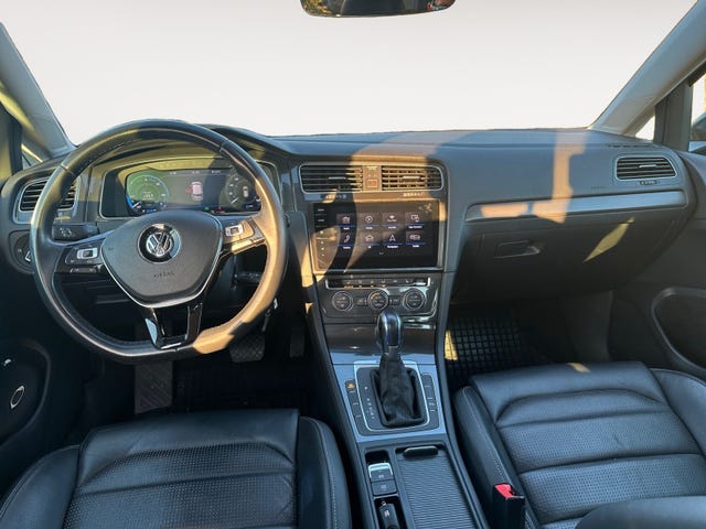 2019 VOLKSWAGEN GOLF - 11