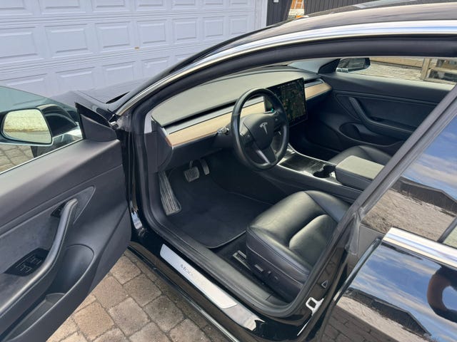 5YJ3E7EB1KF315427 2019 TESLA MODEL 3-5