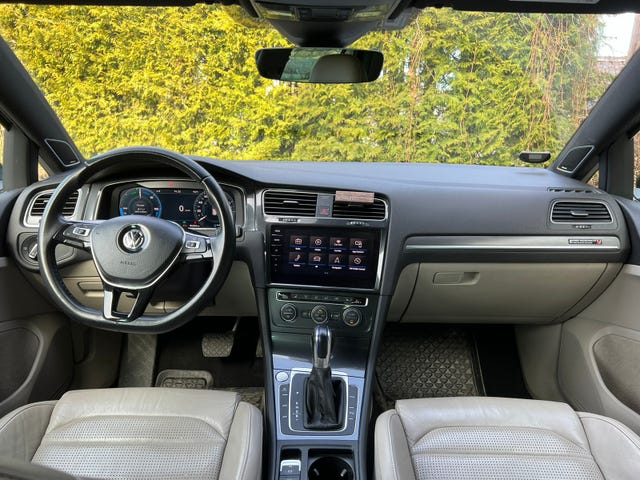 2018 VOLKSWAGEN GOLF - 11