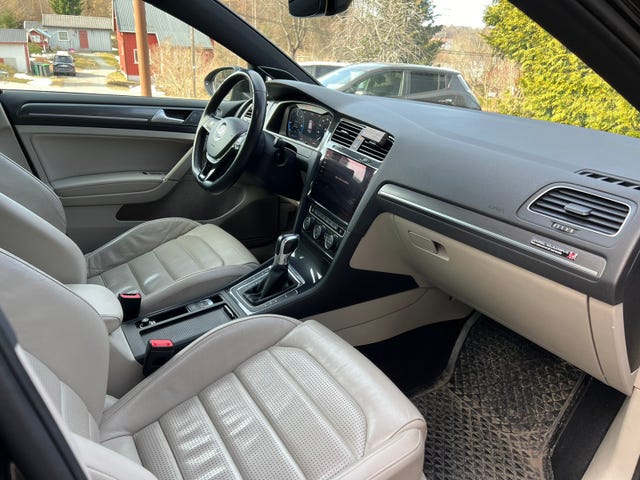 2018 VOLKSWAGEN GOLF - 12