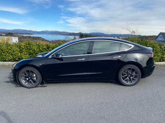 5YJ3E7EB3KF239516 2019 TESLA MODEL 3-4